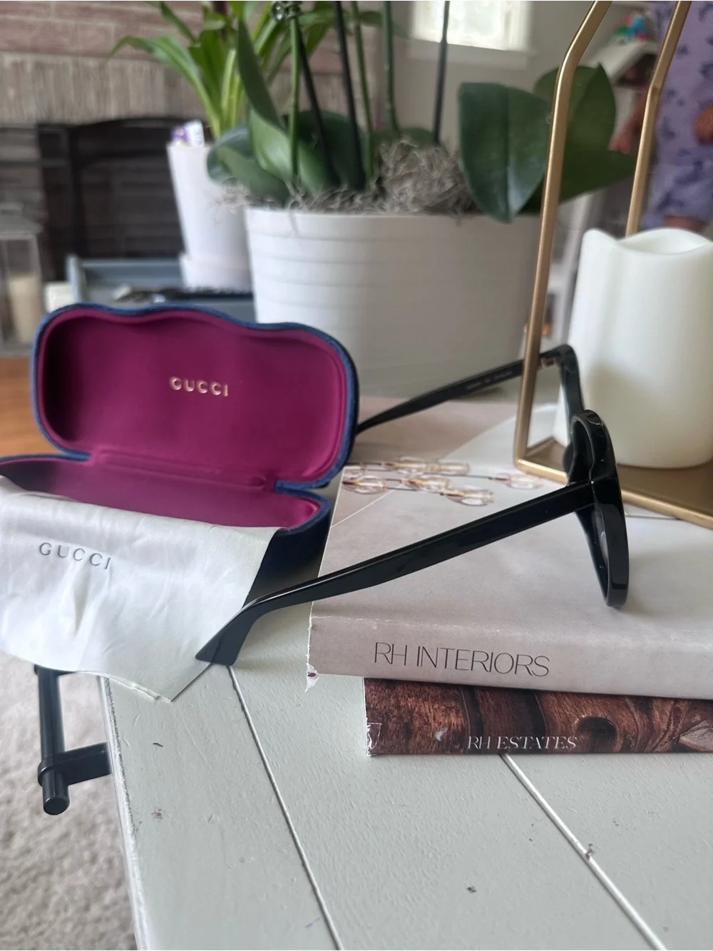 Gucci GG0022S Black Oversized Sunglasses 57-18-140 w/ Case